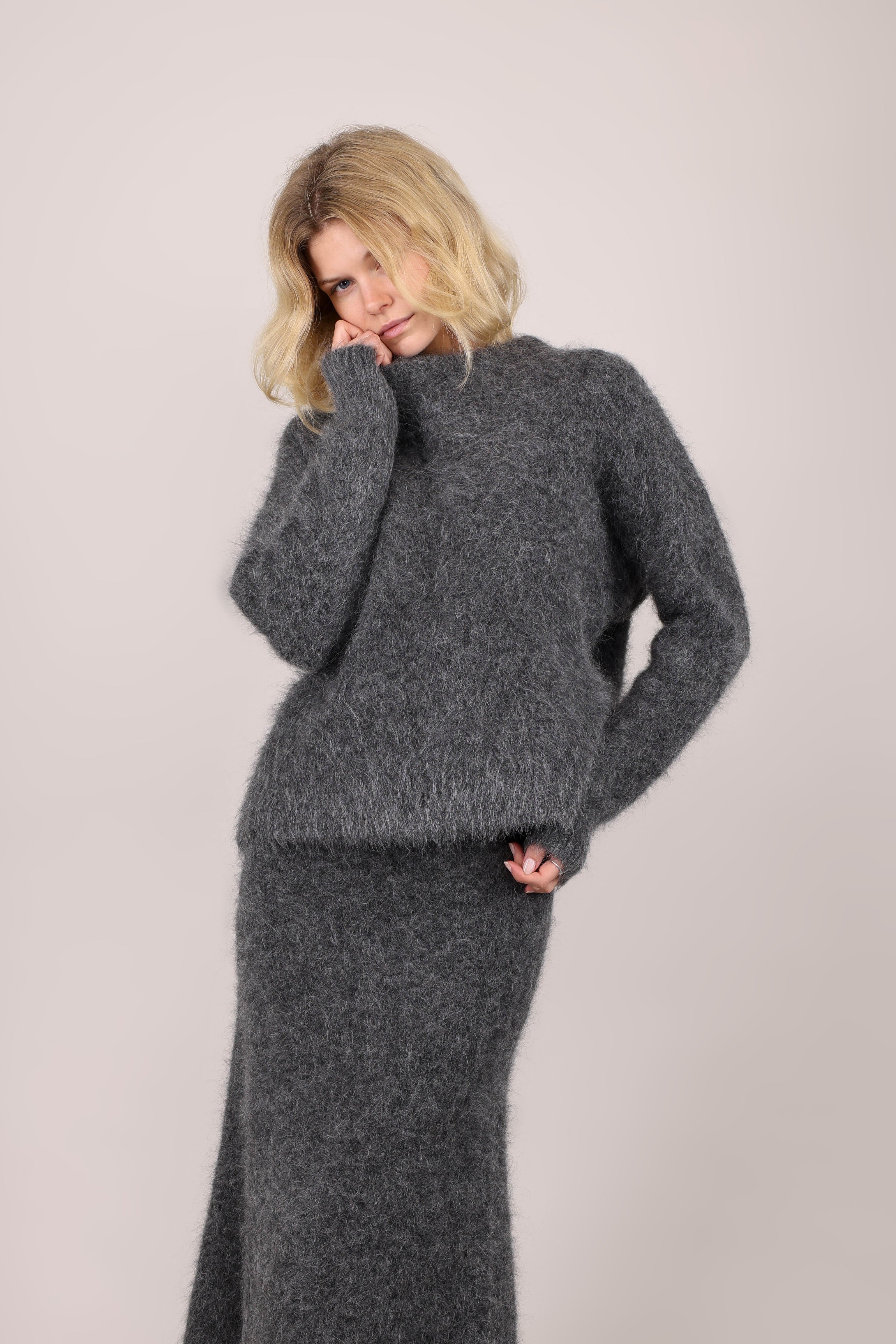 Urban Pioneers Female Babsan Sweater SWEATER CHARCOAL