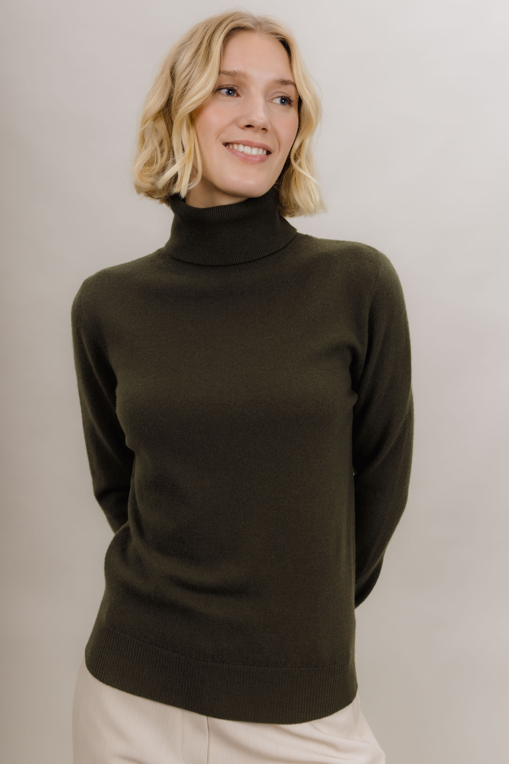 Urban Pioneers Female Bailey Turtleneck SWEATER DARK OLIVE