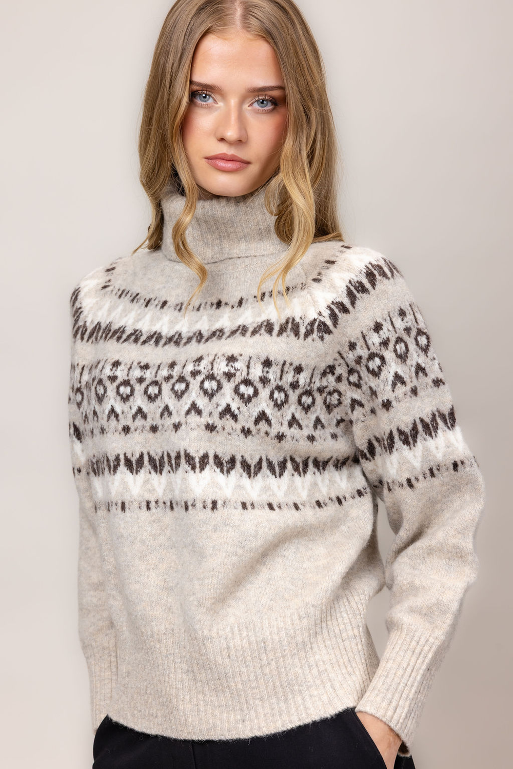 Urban Pioneers Female Benazri Turtleneck SWEATER LIGHT SAND