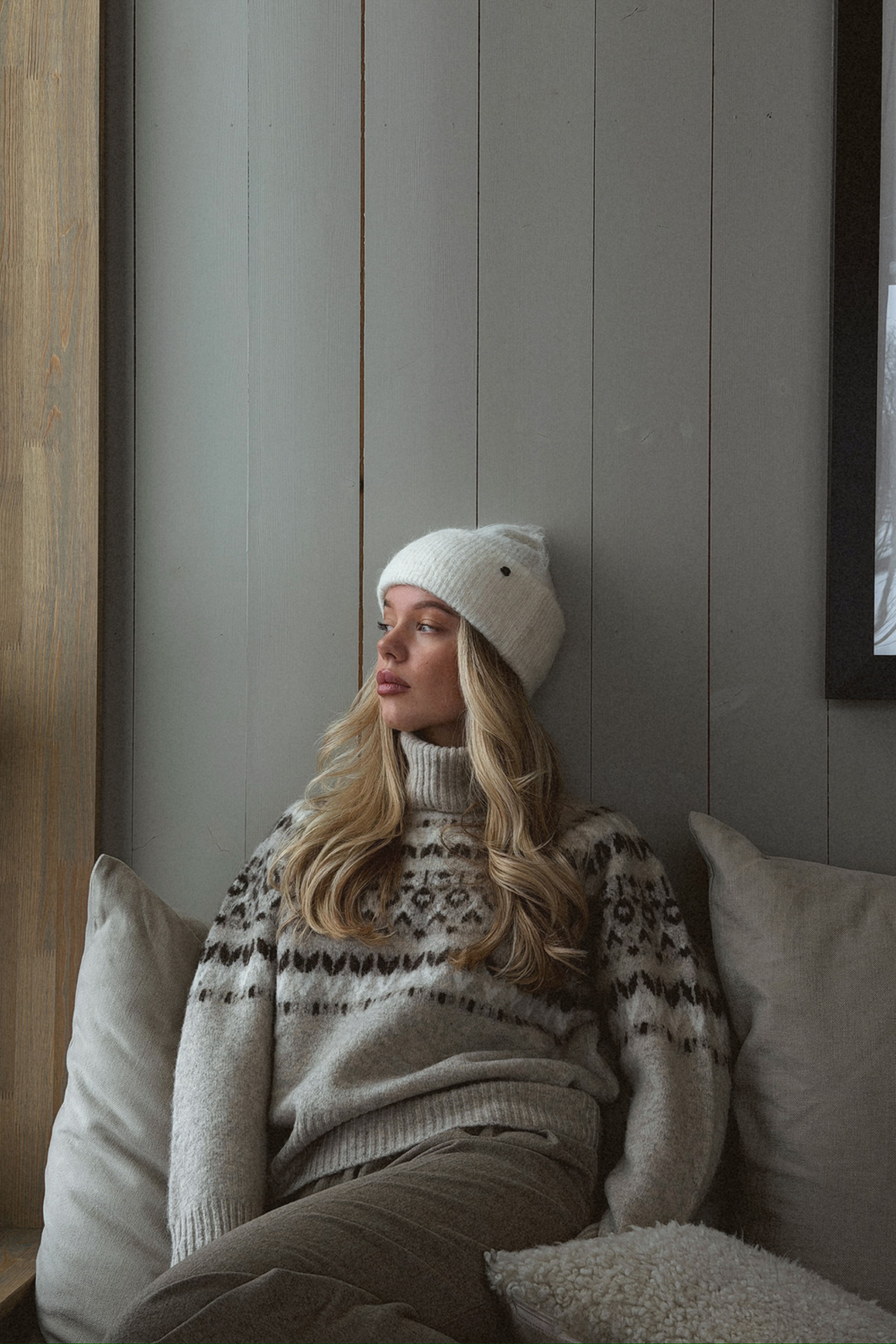 Urban Pioneers Female Benazri Turtleneck SWEATER LIGHT SAND