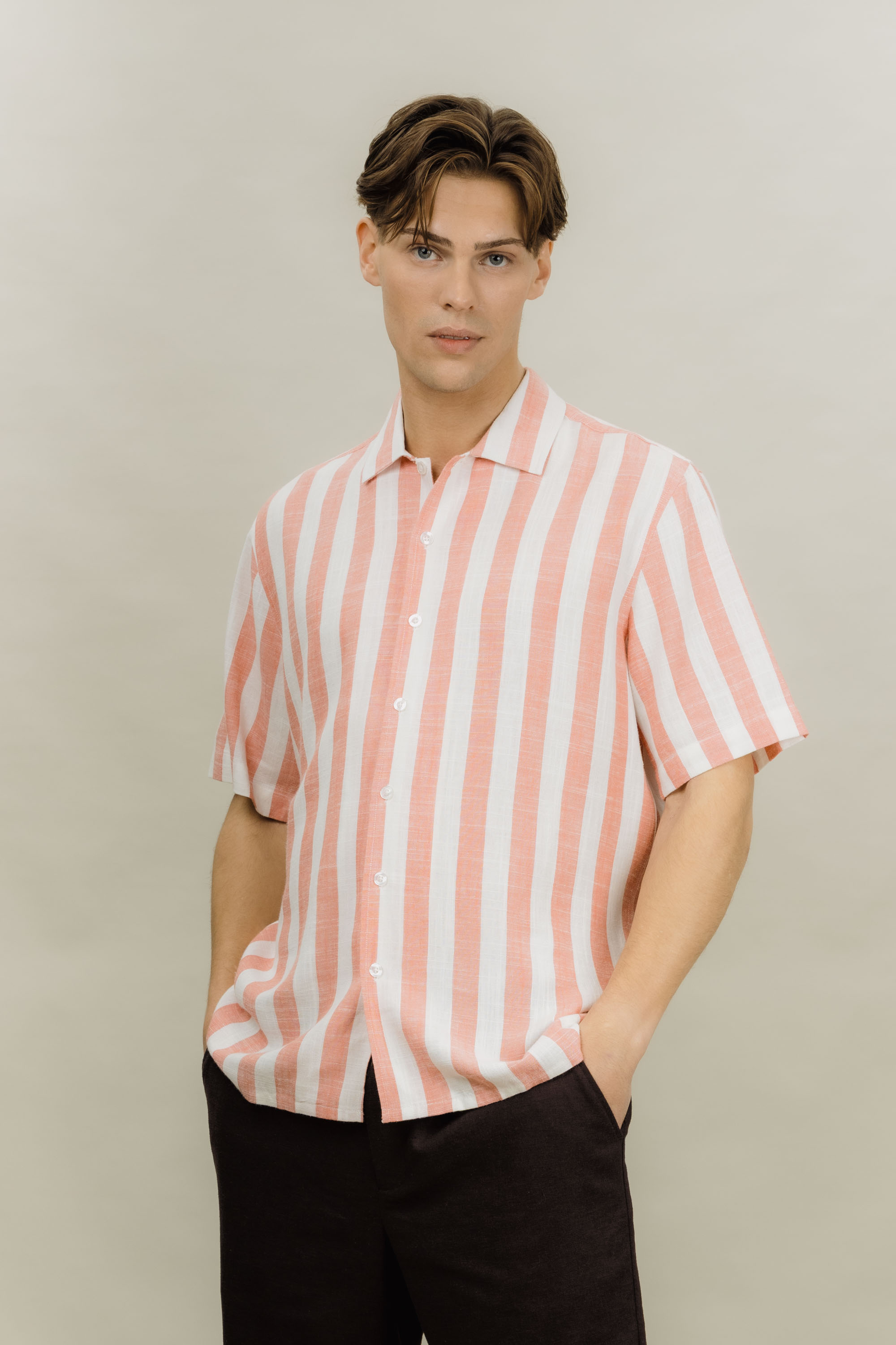 Urban Pioneers Male Folke Shirt SS SS SHIRT WASHED RED