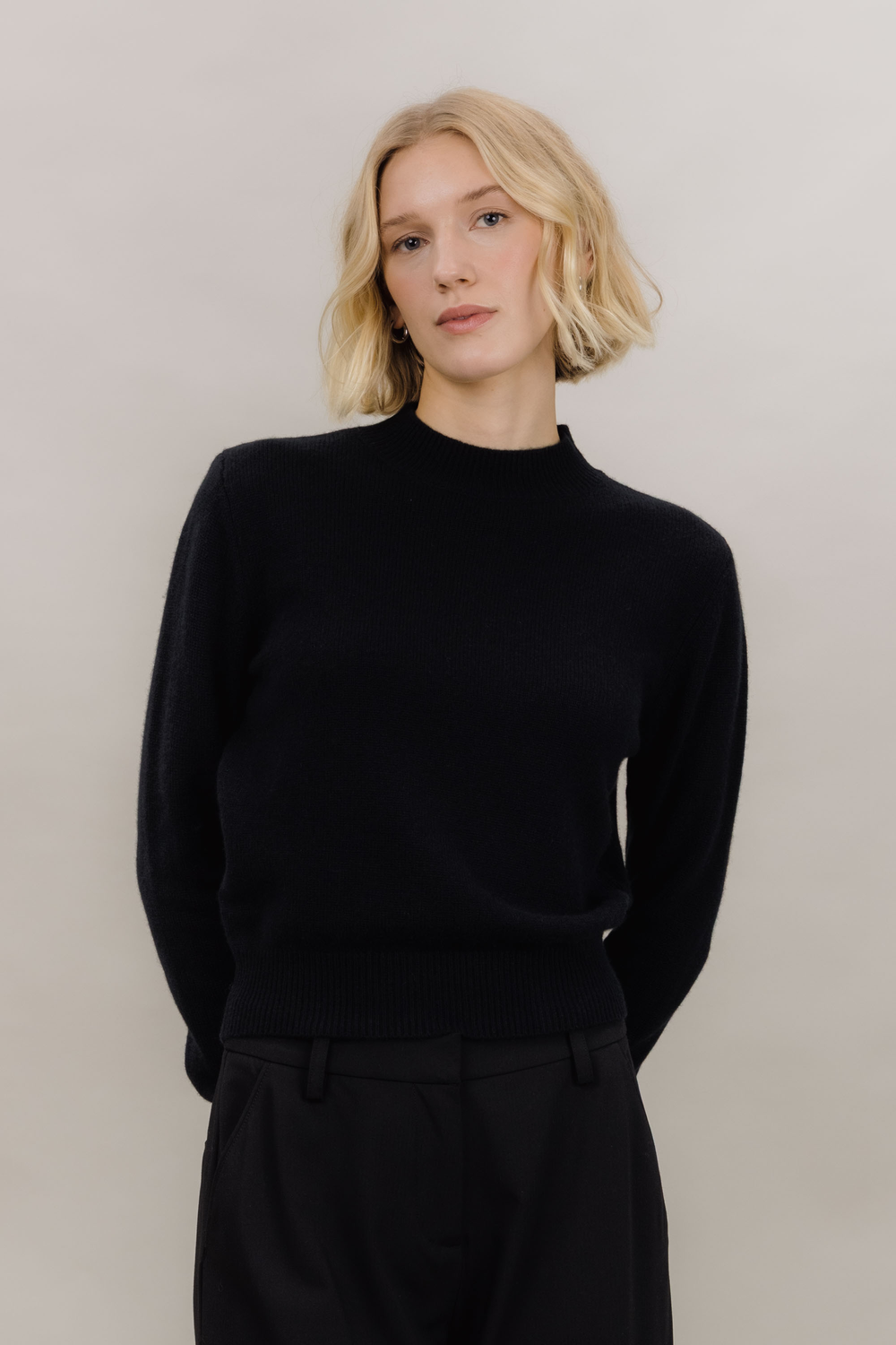 Urban Pioneers Female Gemma Sweater SWEATER BLACK