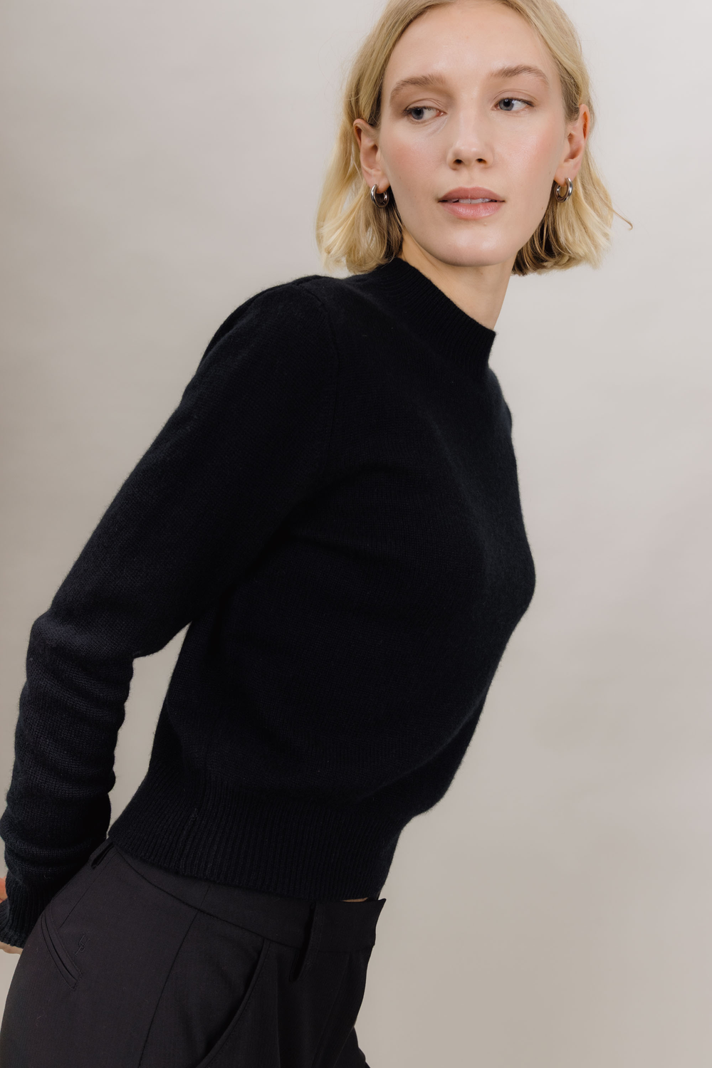 Urban Pioneers Female Gemma Sweater SWEATER BLACK