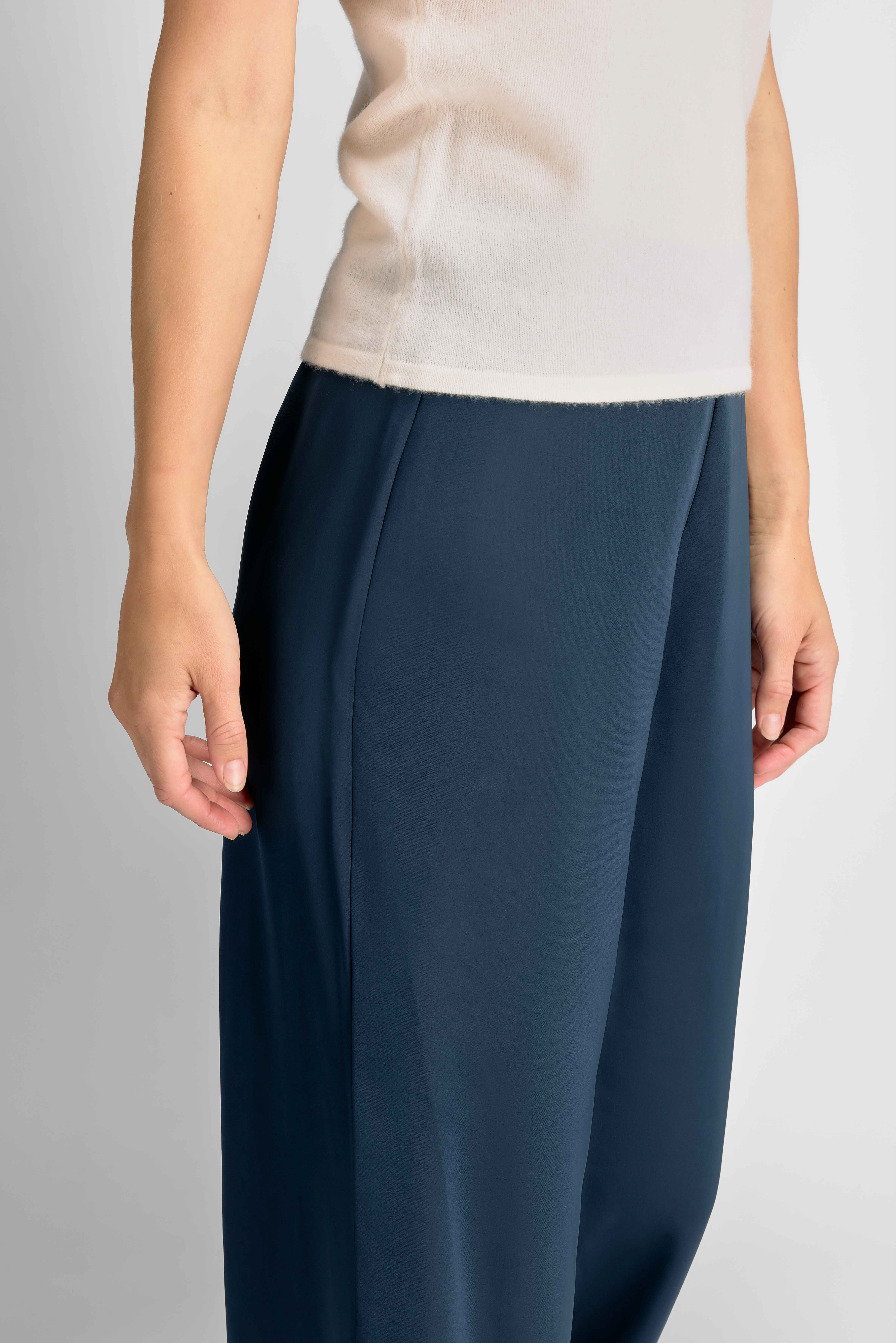 Urban Pioneers Female Jacinda Pants PANTS DARK SAPPHIRE