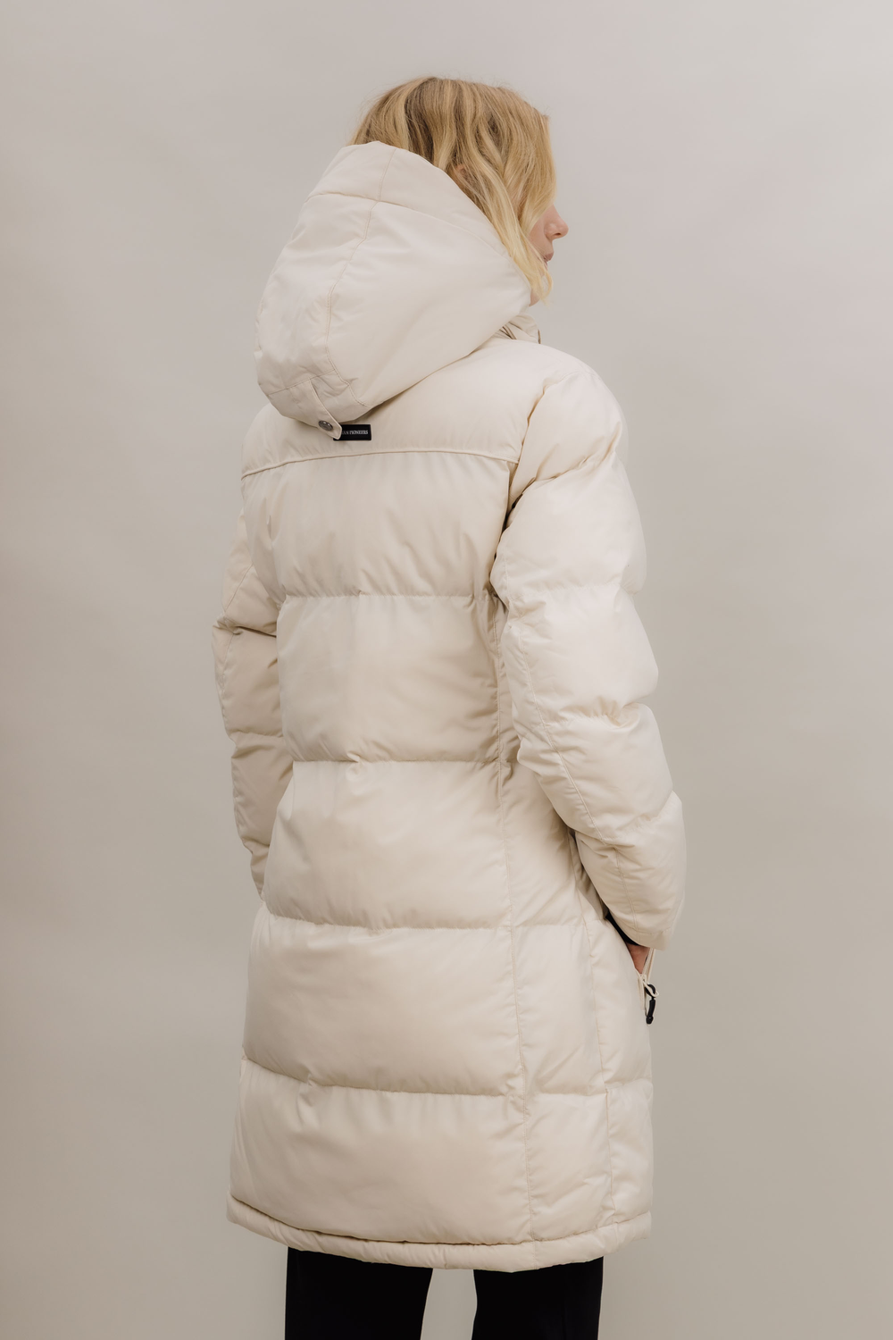 Urban Pioneers Female Liv Parka PARKA SANDSHELL