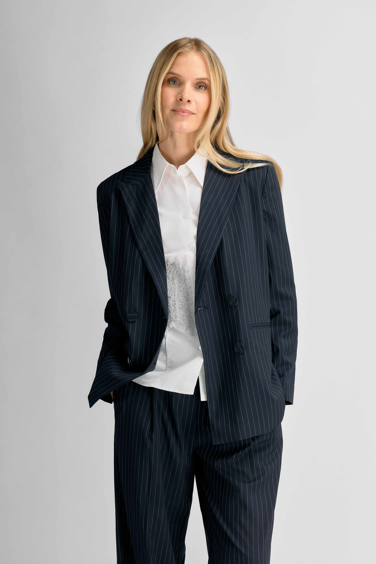 Urban Pioneers Female Margaret Blazer BLAZER DARK NAVY PINSTRIPE
