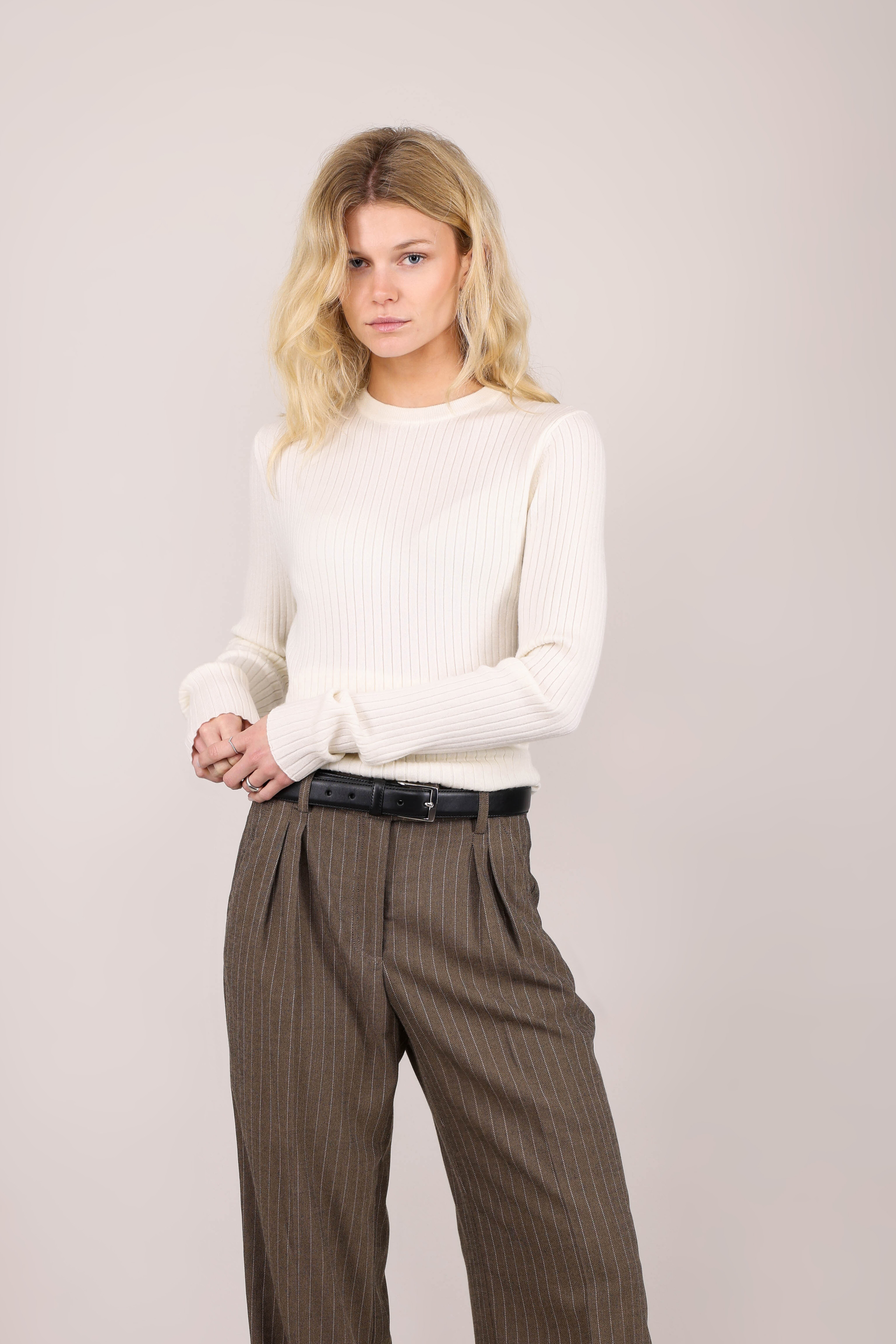 Urban Pioneers Female Mari LS SWEATER SNOW