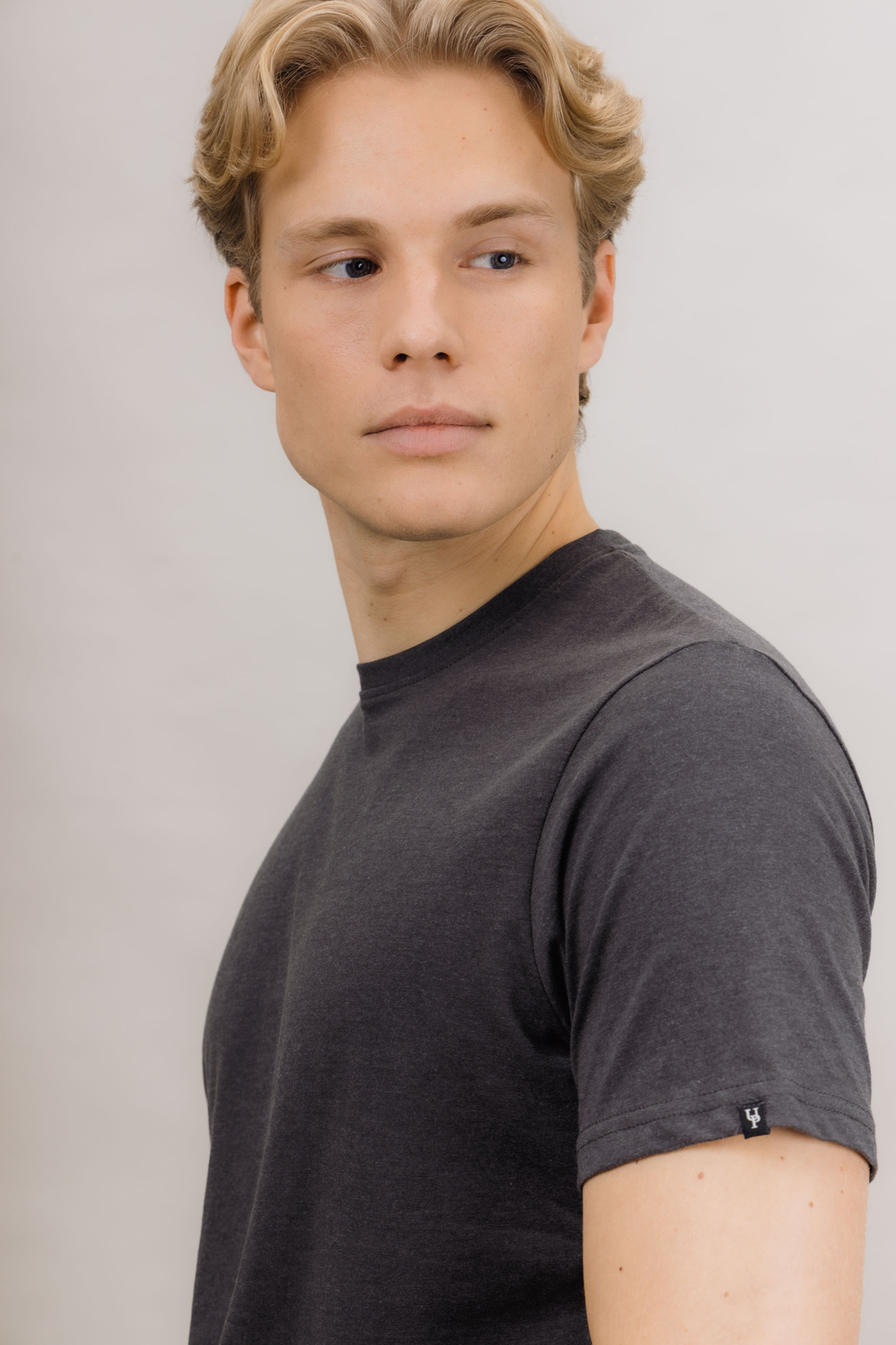 Urban Pioneers Male Niklas Basic Tee T-SHIRT CHARCOAL