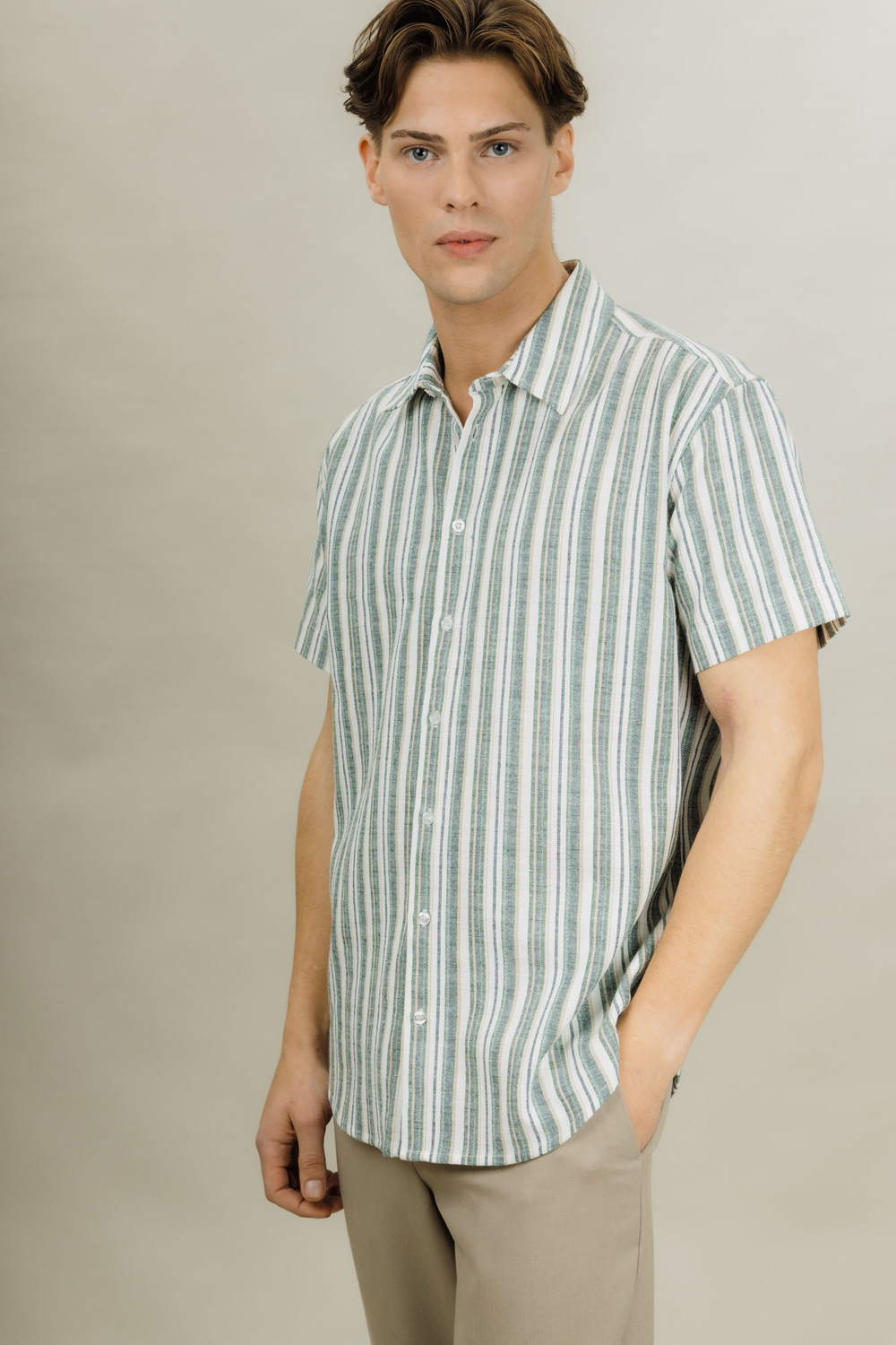 Urban Pioneers Male Niles SS Shirt SS SHIRT GREEN MULTI