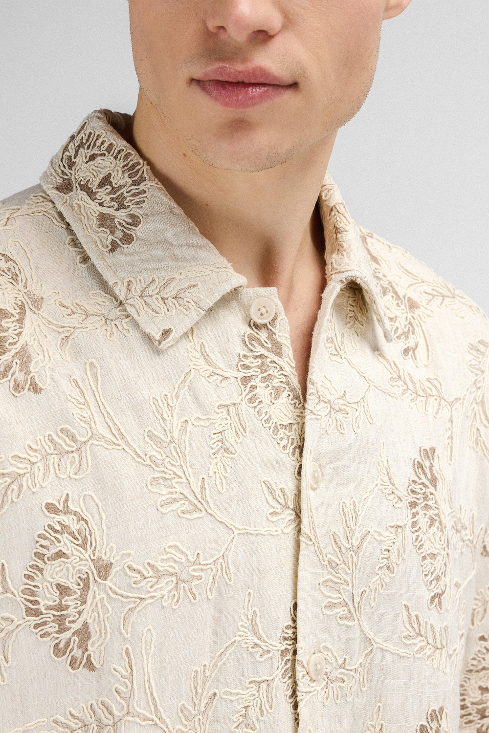 Urban Pioneers Male Ricci SS Shirt SS SHIRT LIGHT SAND AOP