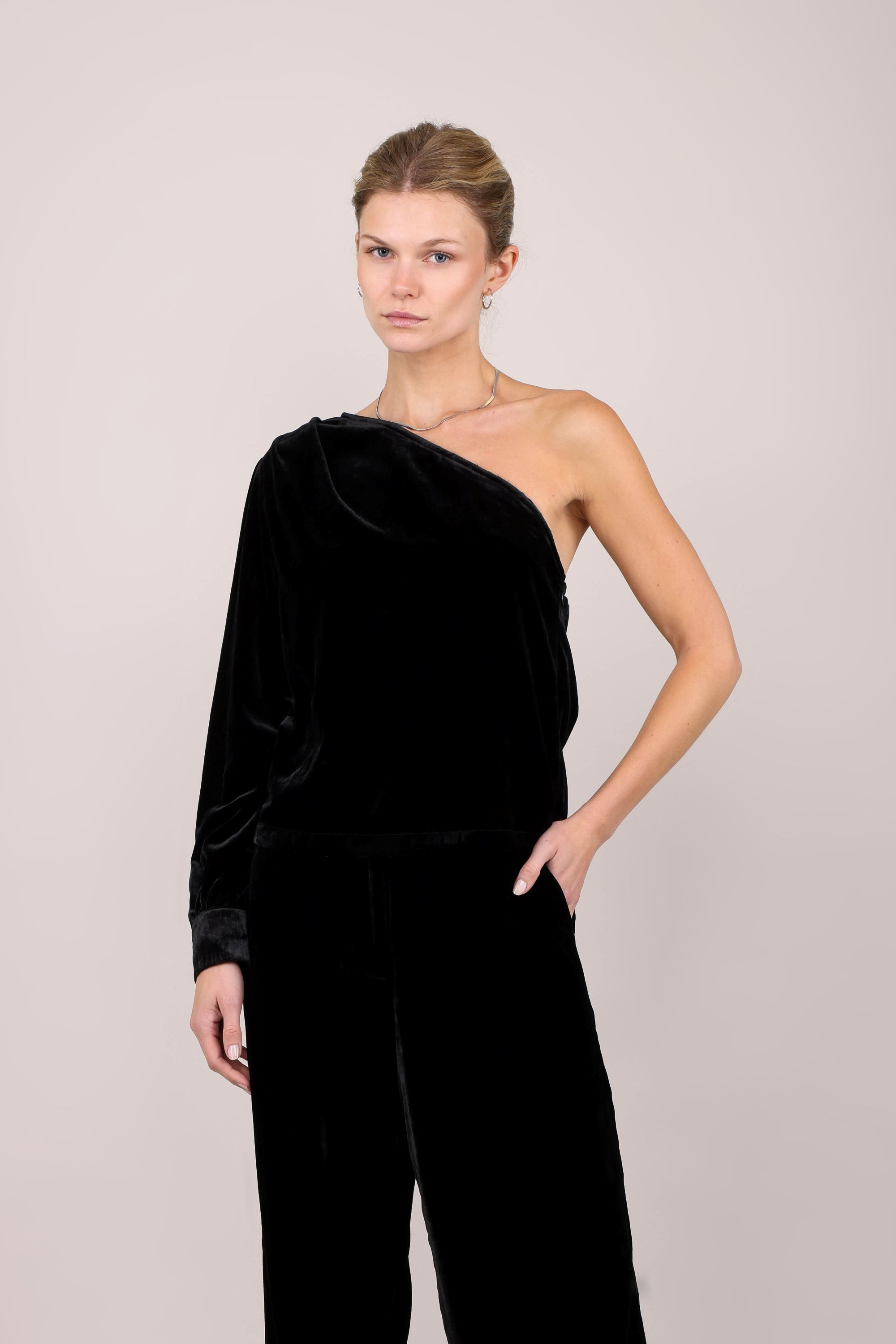 Urban Pioneers Female Taiwo Blouse BLOUSE BLACK