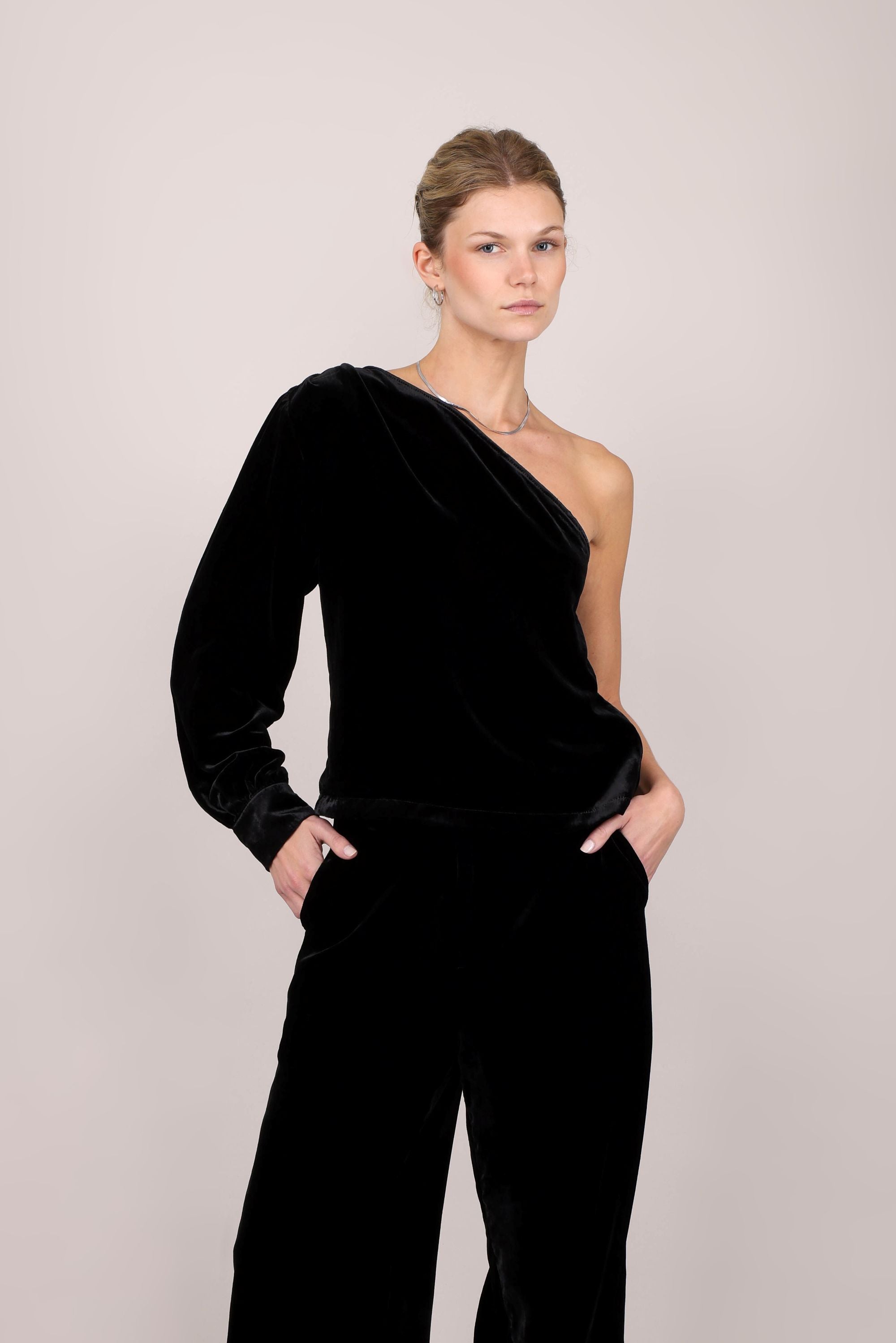 Urban Pioneers Female Taiwo Blouse BLOUSE BLACK