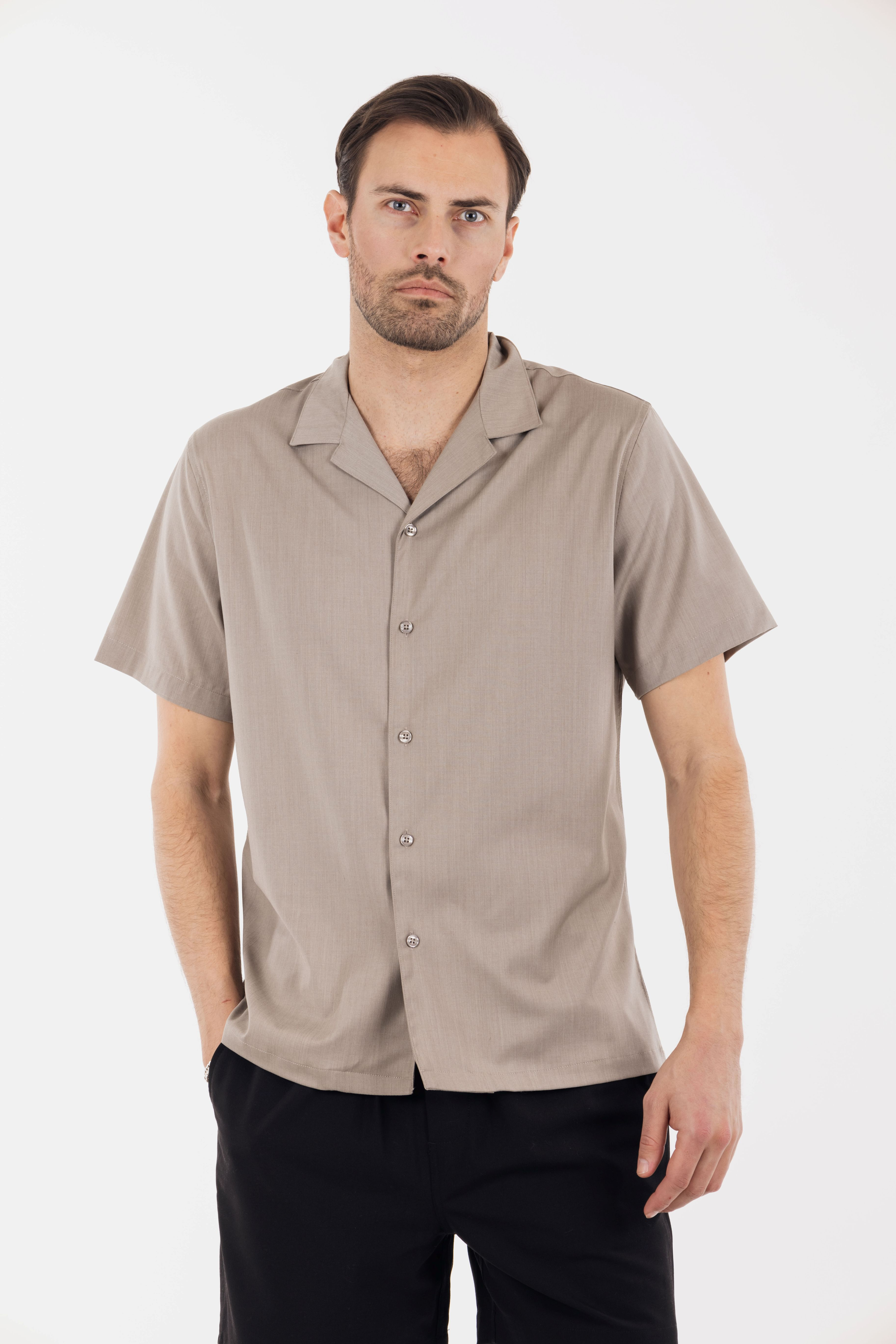 Urban Pioneers Male Tour SS Shirt SS SHIRT SAND